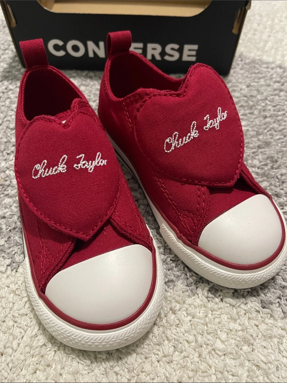 NEW- Converse - 7c or 8c